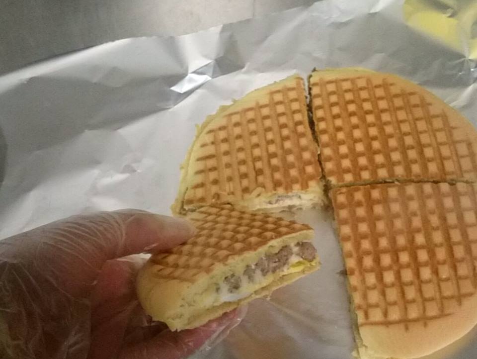 À Midi Créole